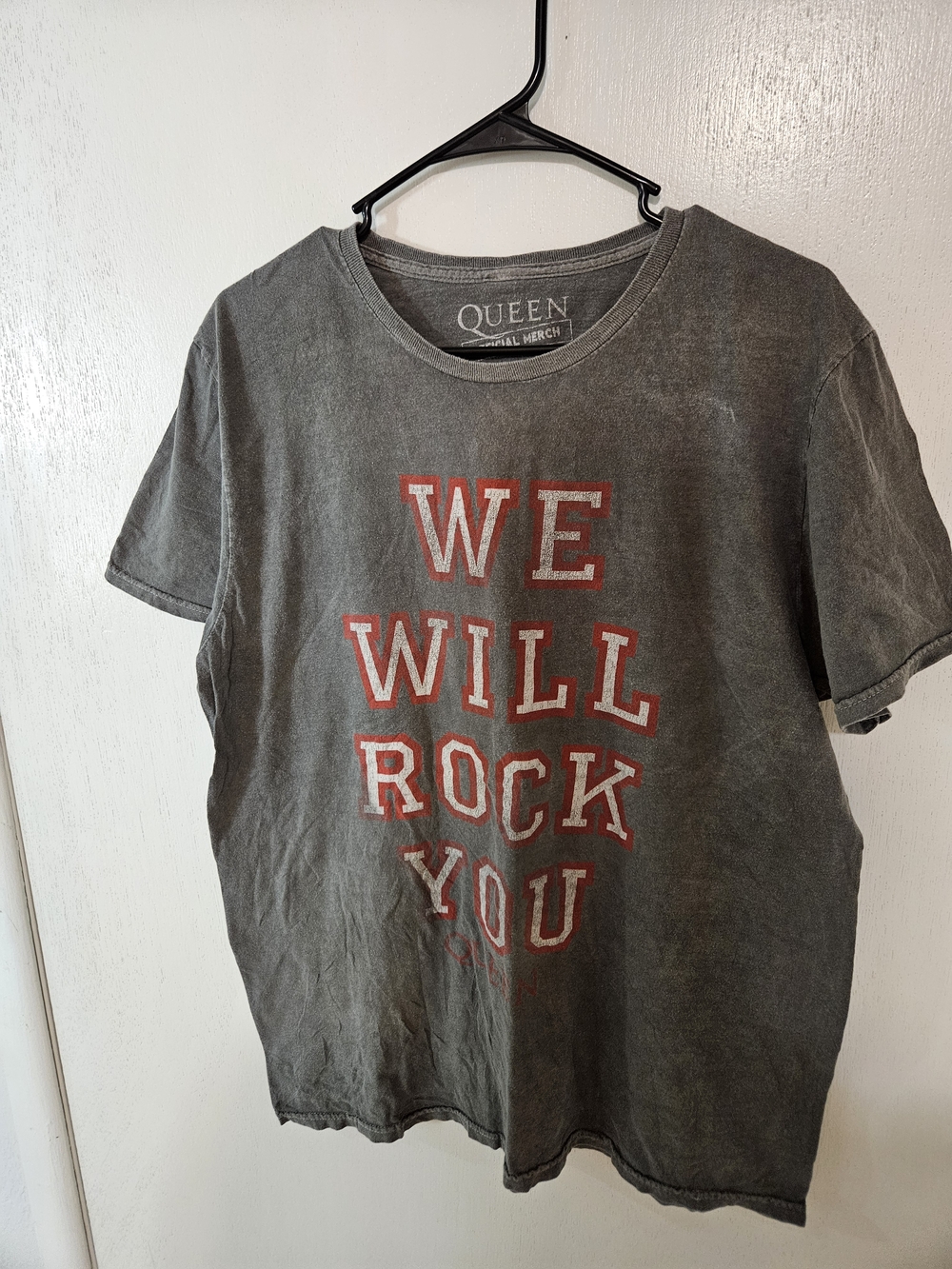 Que Gray Short-Sleeve 'We Will Rock You' Graphic Tee